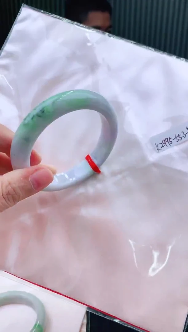 未镶嵌手镯翡翠55+