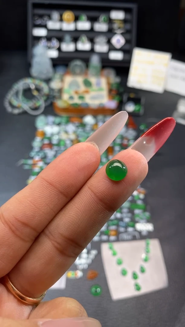【闪购商品】翡翠挂件未镶嵌蛋面
