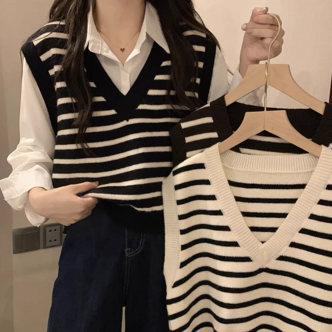 V领条纹针织马甲女春秋2025新款薄款无袖坎肩背心叠穿学院风上衣