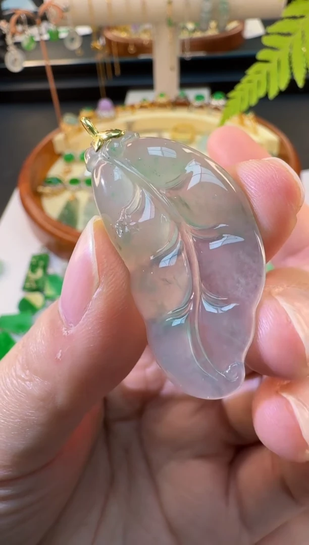 【闪购商品】翡翠颈饰18K金镶嵌缅甸翡翠A货挂件