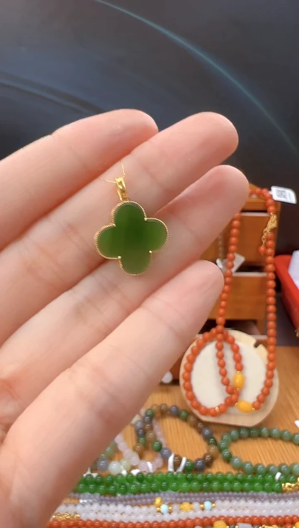 颈饰18K金镶嵌和田玉多样性拍一发一cg