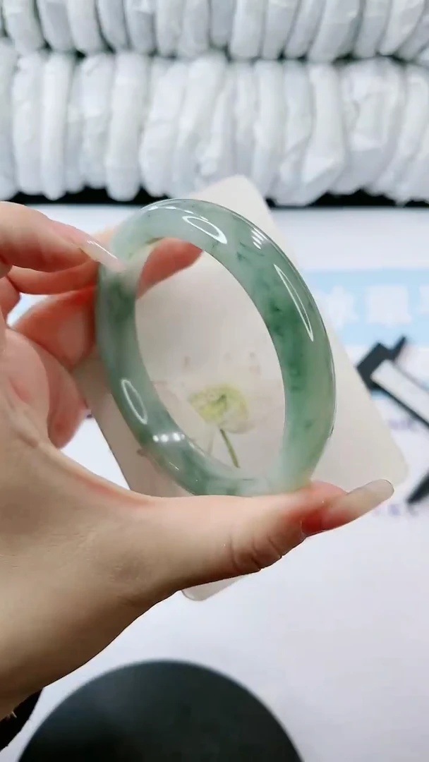 【闪购商品】石英质玉手镯未镶嵌多样性发货L477-62