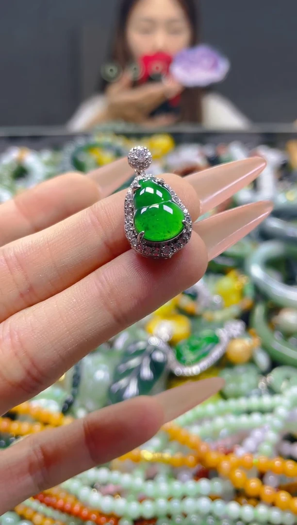 颈饰未镶嵌翡翠/M/翡翠A货，一件也是批发价