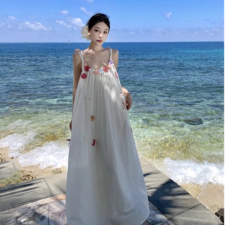 法式超仙花朵吊带连衣裙旅游拍照穿搭宽松慵懒海边度假仙女长裙子