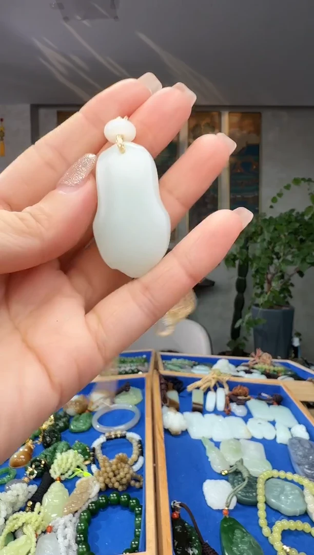 颈饰未镶嵌和田玉拍一发一