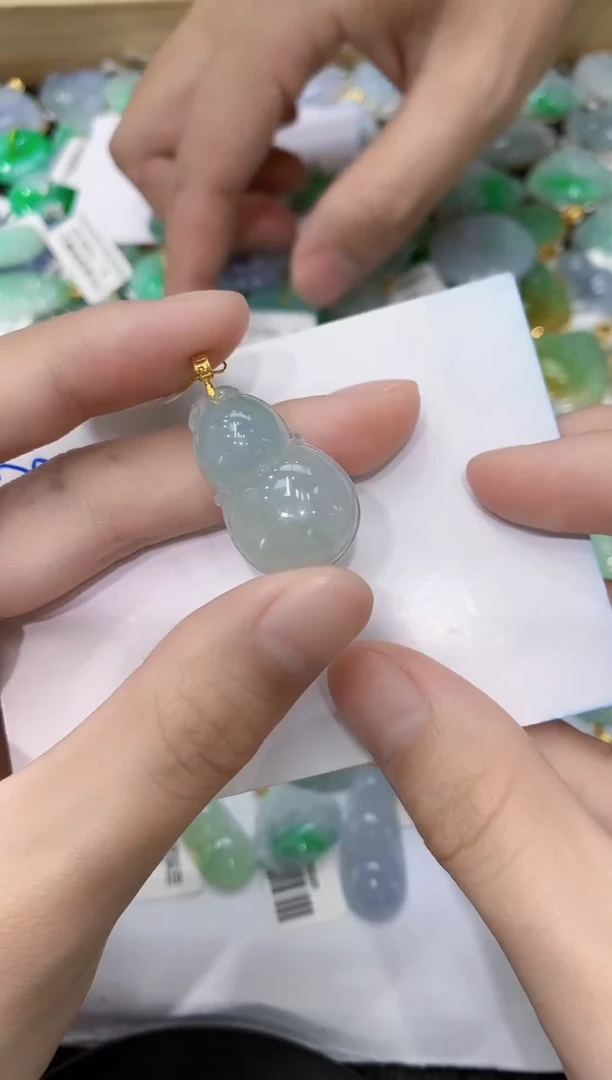 翡翠18K金镶嵌颈饰111111111