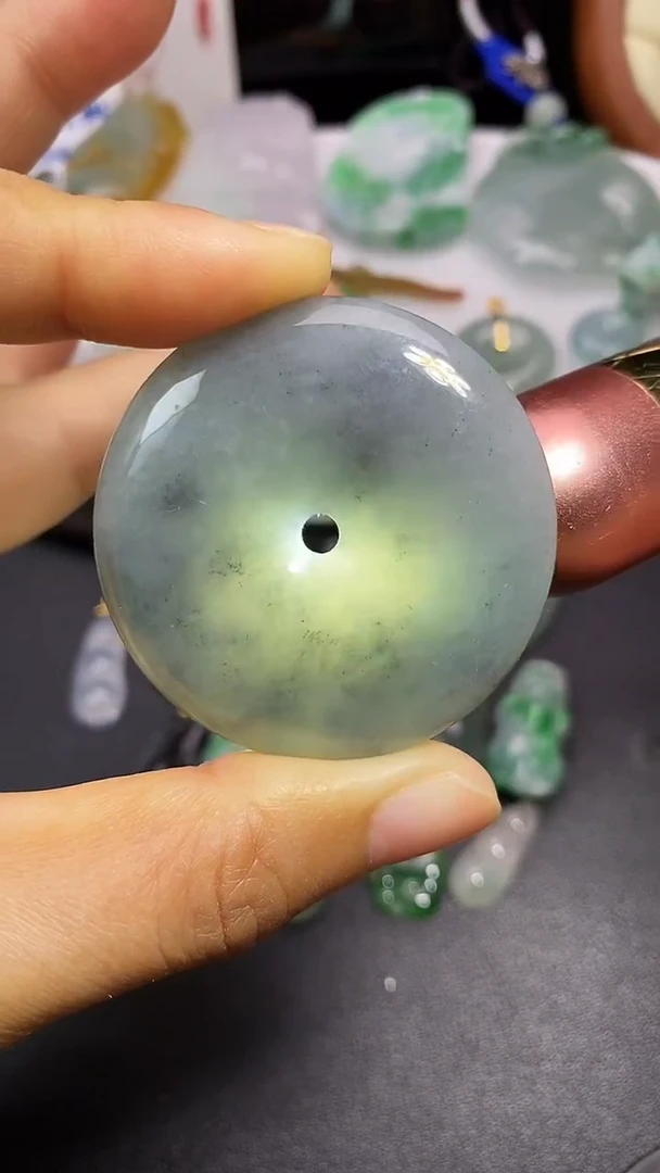 颈饰未镶嵌翡翠吊坠