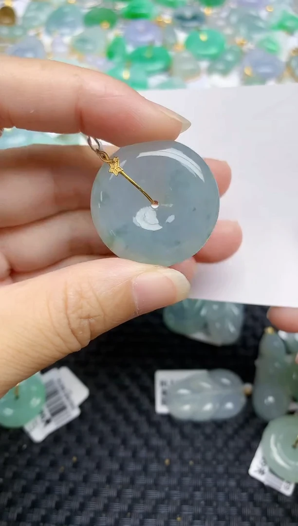 翡翠18K金镶嵌颈饰天然翡翠A货