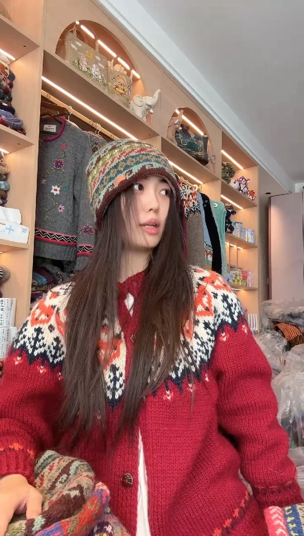 羊毛A*y红色狐狸开衫毛衣