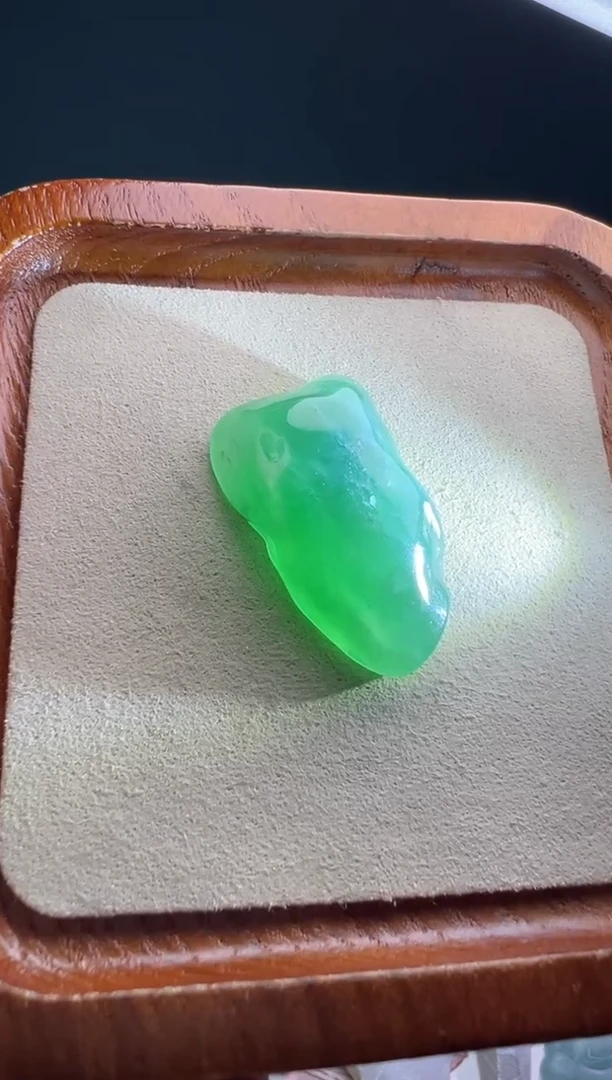 未镶嵌定制翡翠冰绿料