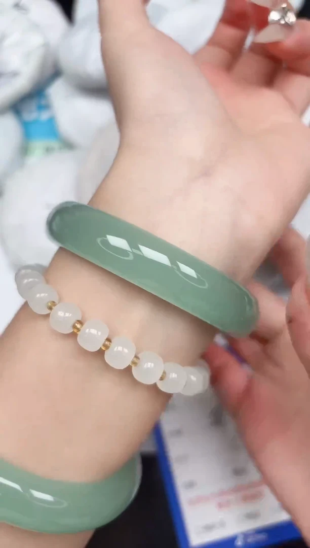 未镶嵌手镯石英质玉299-59.3