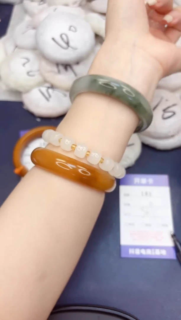 石英质玉手镯未镶嵌181-天山翠-圈口56.9