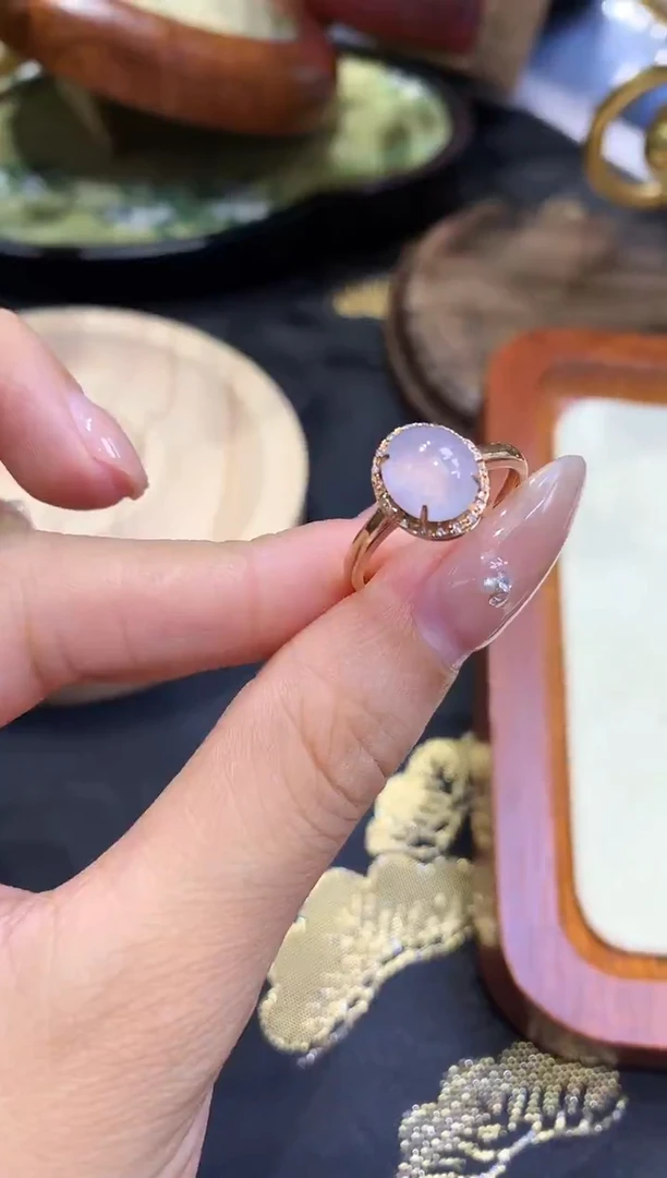 18K金镶嵌挂件翡翠戒指