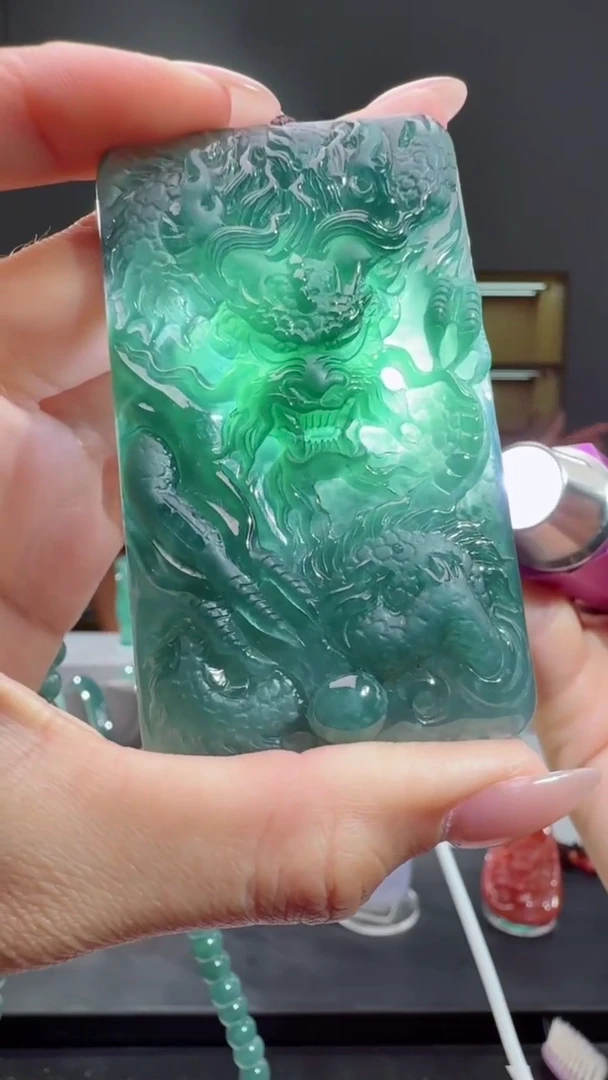 吊坠(赠链)未镶嵌翡翠龙牌（多样性发其一）