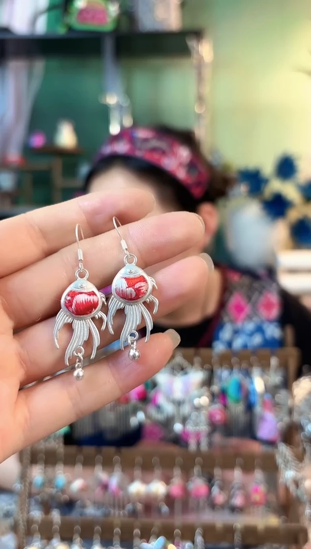 织绣星***?彩云南阁非遗老绣801