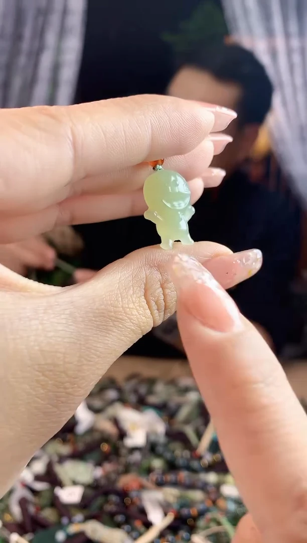 【闪购商品】和田玉挂件未镶嵌多样性发一