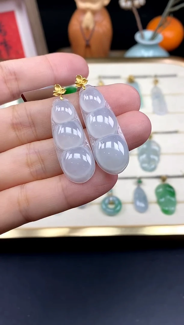 吊坠(不含链)18K金镶嵌翡翠豆子18K金扣多样性发其一@@CMT