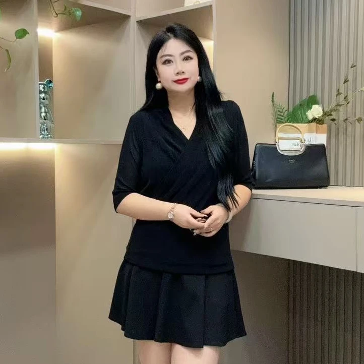 早秋打底衫-酷 3358早秋大码显瘦纯色气质高级V领五分袖打底衫