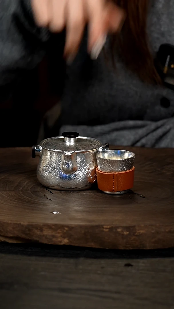 【闪购商品】手工银圆手抓壶+配1银杯