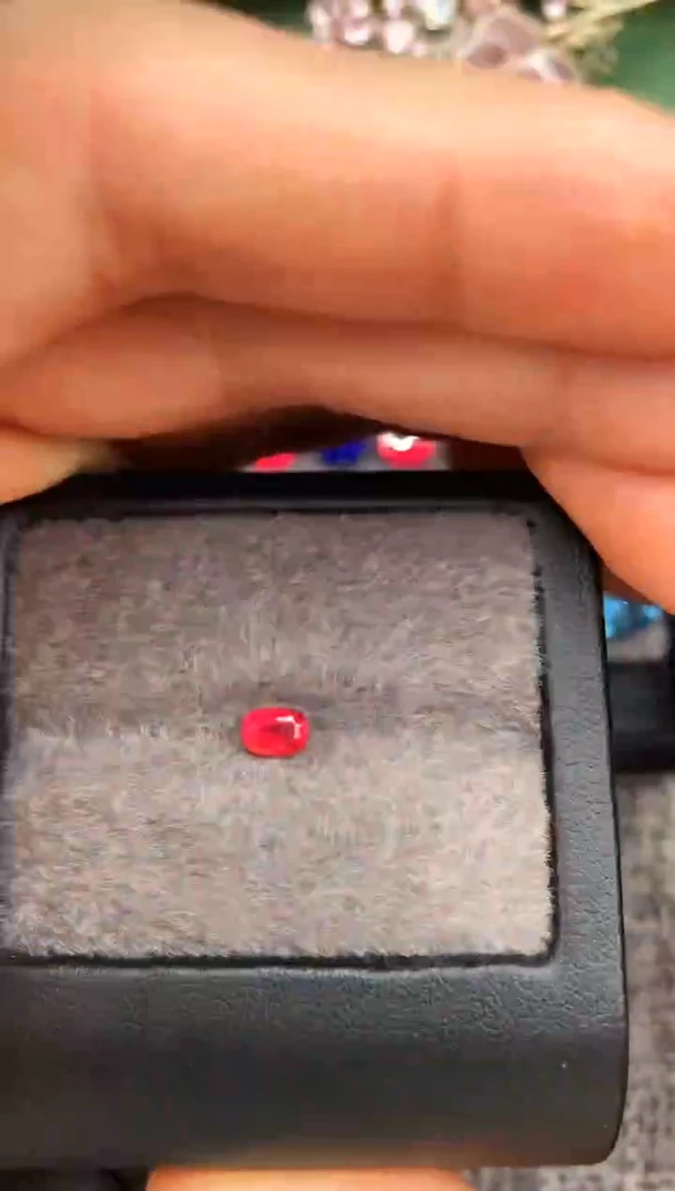 未镶嵌裸石定制尖晶石枕型 绝地 0.56ct