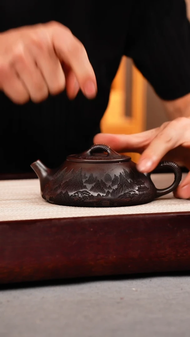 茶壶紫砂铁血红砂 线瓢 刻绘