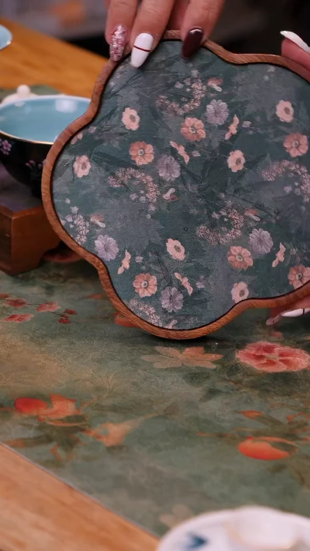 【闪购商品】大号松石绿五花瓣壶承