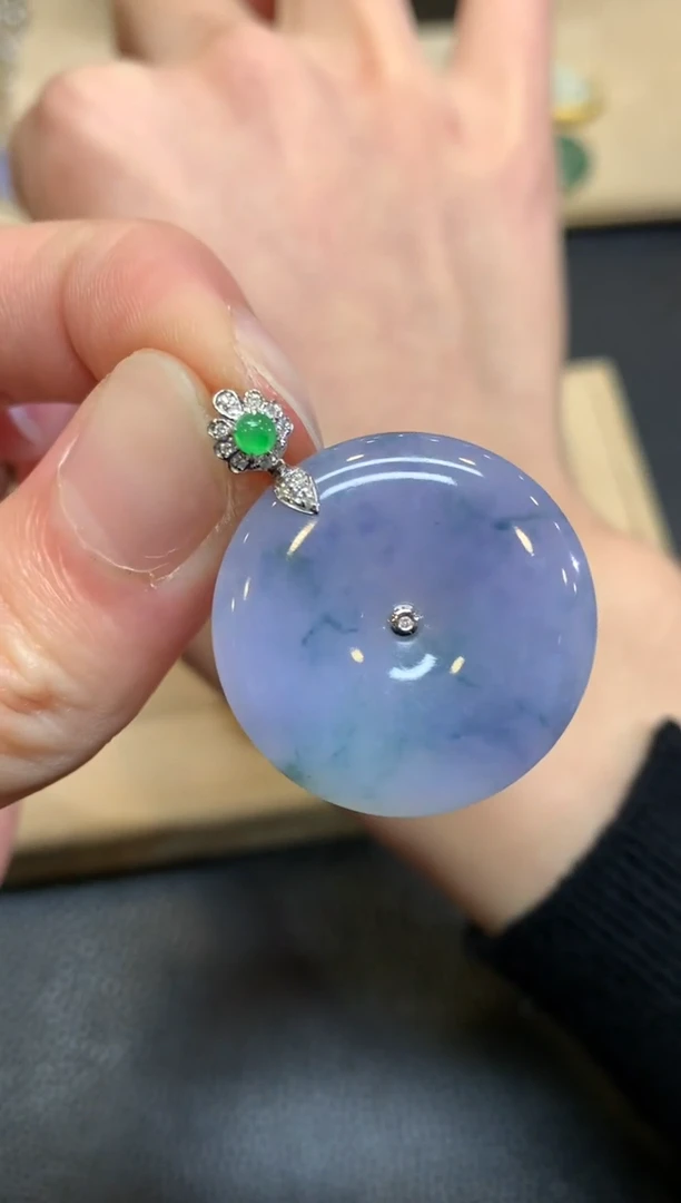 【闪购商品】翡翠颈饰18K金镶嵌平安扣【无服务费】