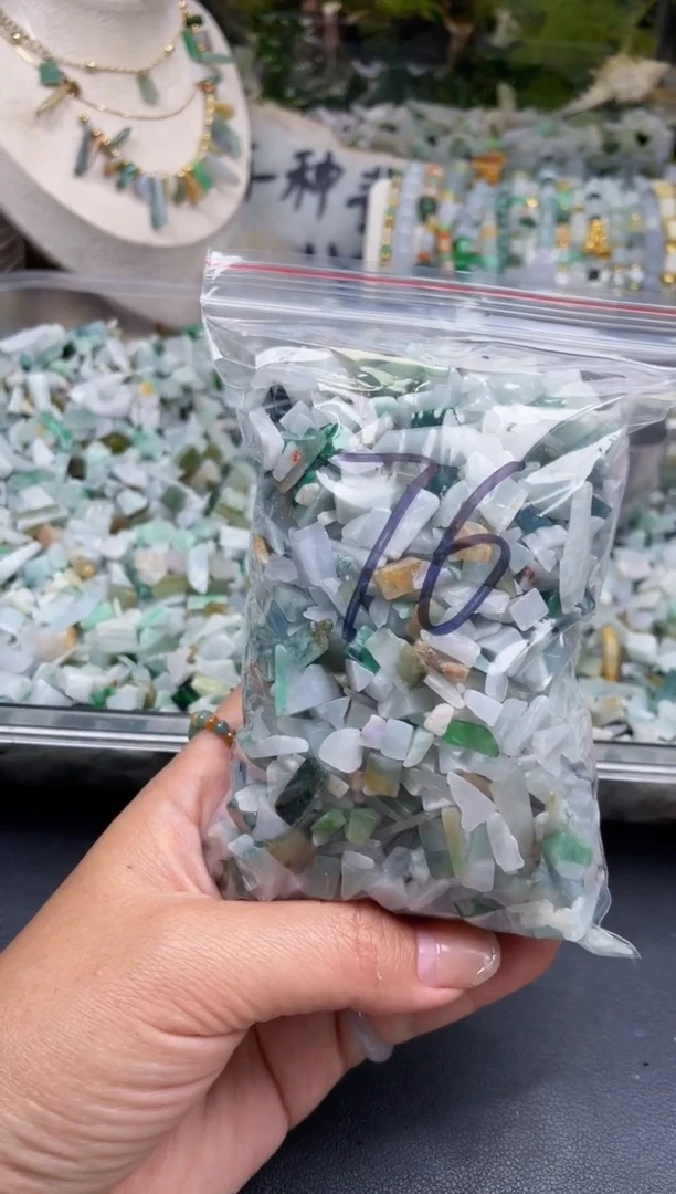 配石翡翠天然翡翠迷你500克76