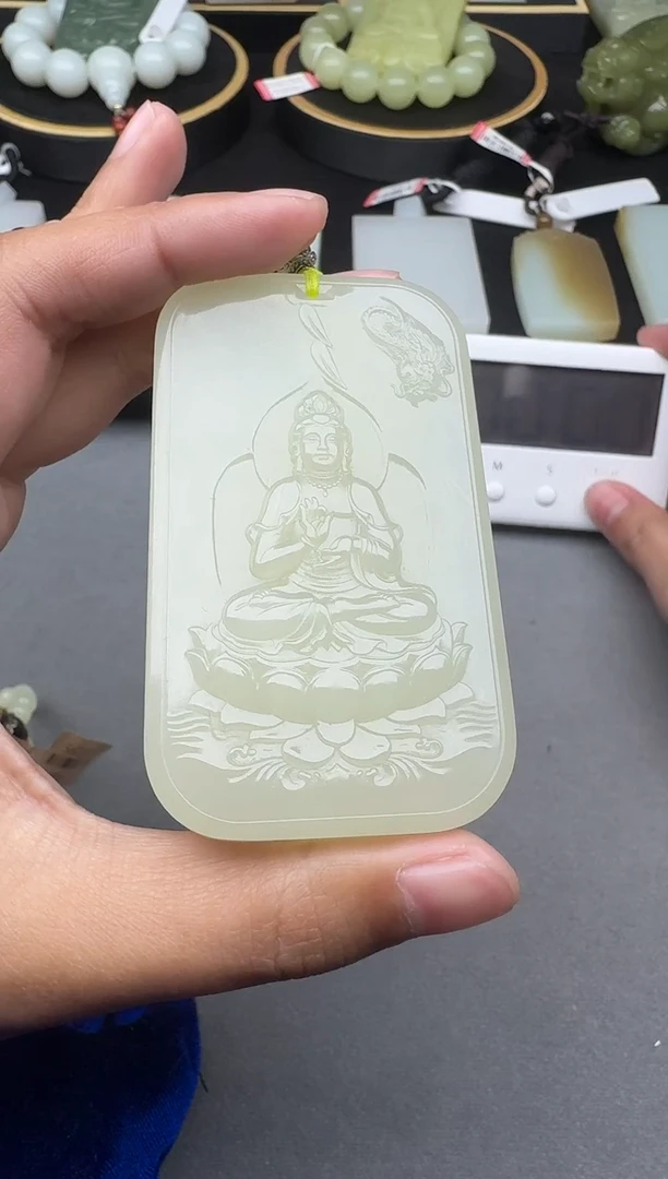 颈饰未镶嵌和田玉1