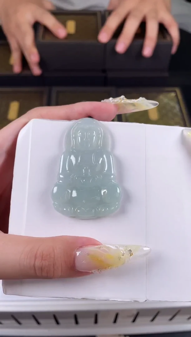颈饰未镶嵌翡翠ZC135冰绿观音+送同款绳子