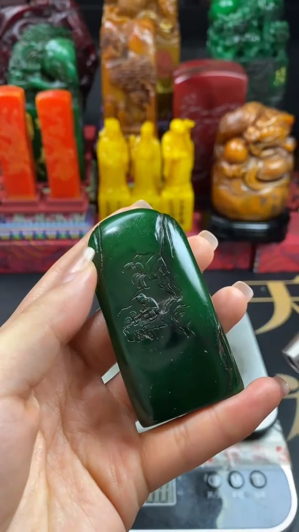 寿山石印石绝绿薄意雕随形（寿）