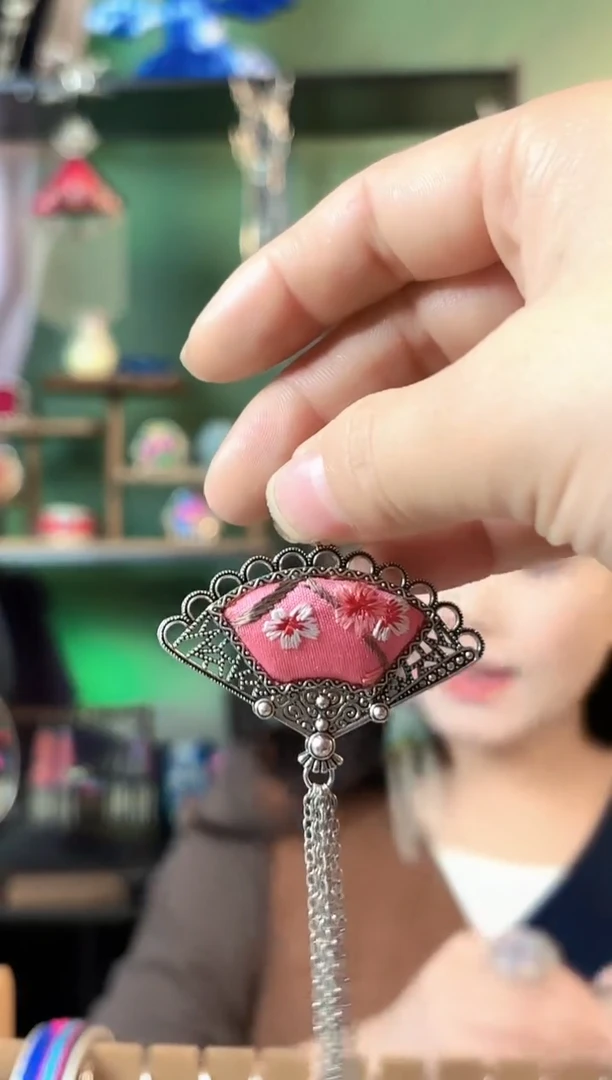 好***?彩云南阁非遗老绣饰品615