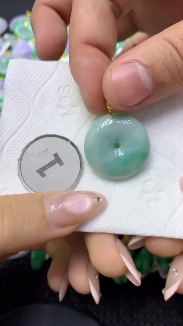 颈饰未镶嵌翡翠天然缅甸翡翠A货