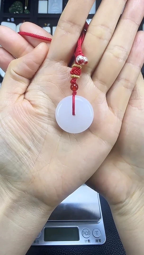 颈饰未镶嵌和田玉平安扣