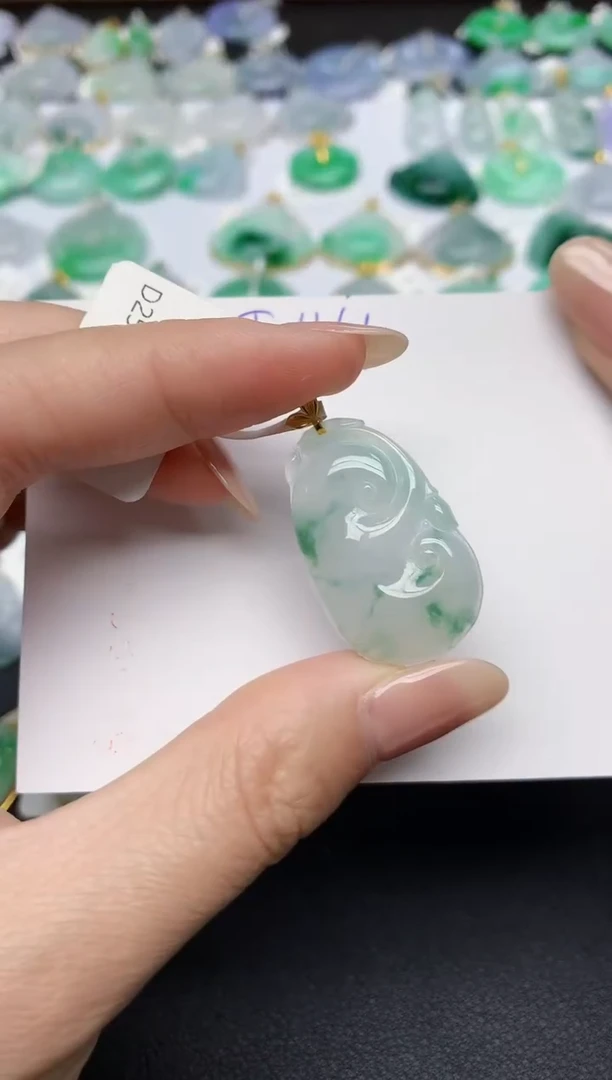 颈饰18K金镶嵌翡翠天然缅甸A货翡翠百元以上9元证书费自理