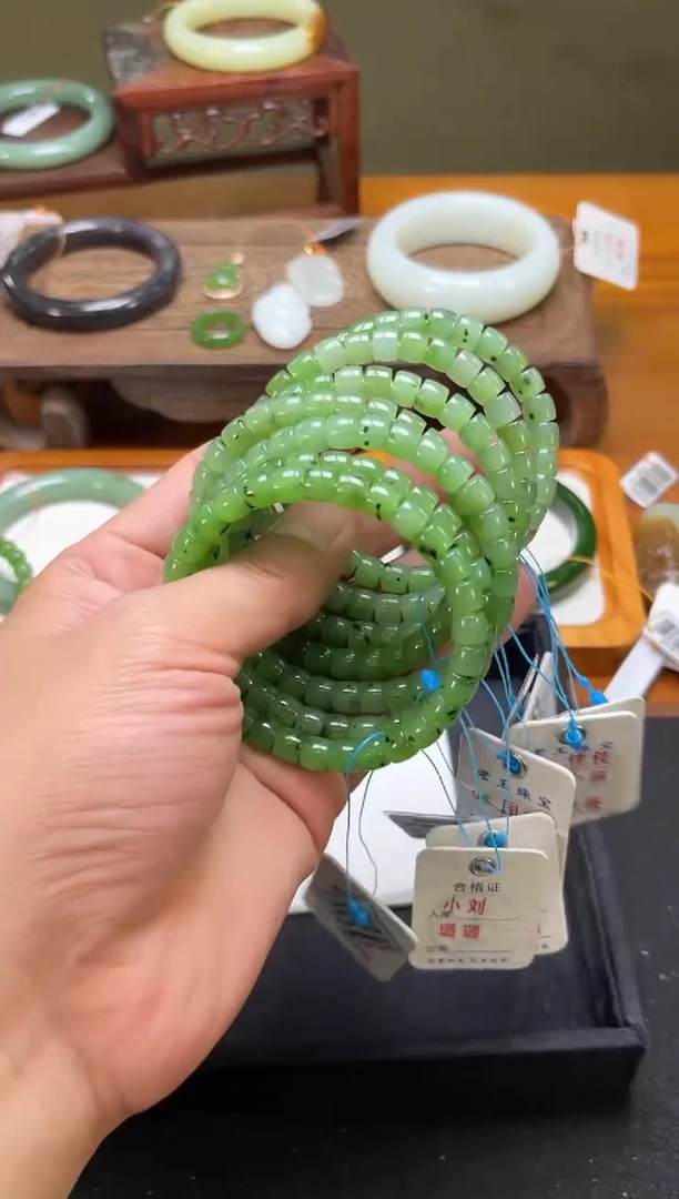 未镶嵌手串和田玉卡7+乌兰海苹果绿 极限弧 多样性发一