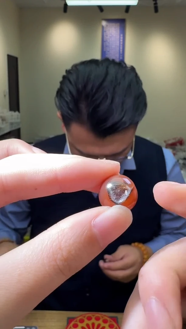 未镶嵌单珠玛瑙/玉髓多样性发一件 147