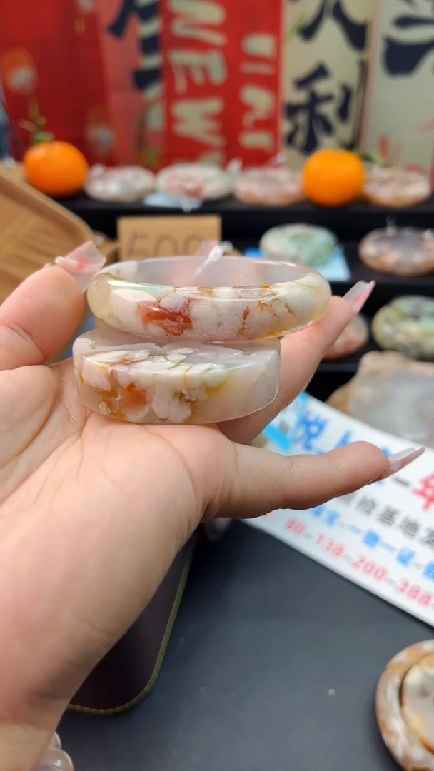 【闪购商品】石英质玉手镯未镶嵌赠送镯心（56圈口）