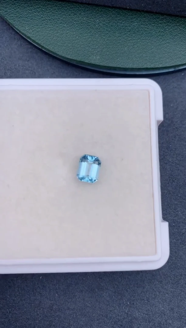 【闪购商品】海蓝宝石裸石未镶嵌1.5ct 海蓝宝石