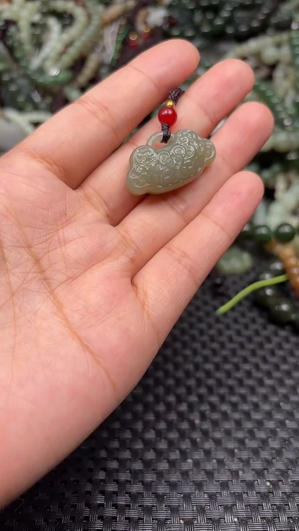 颈饰未镶嵌和田玉1