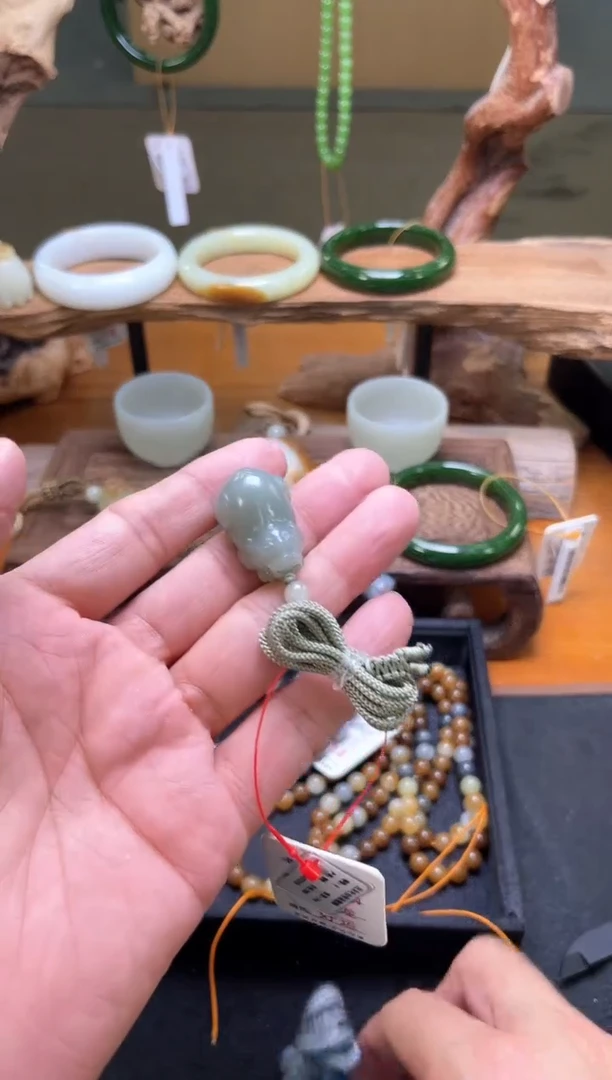 吊坠(不含链)未镶嵌和田玉且末吐拉牧场 貔貅 多样性发一