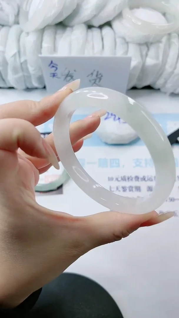 【闪购商品】石英质玉手镯未镶嵌多样性发货L128-64