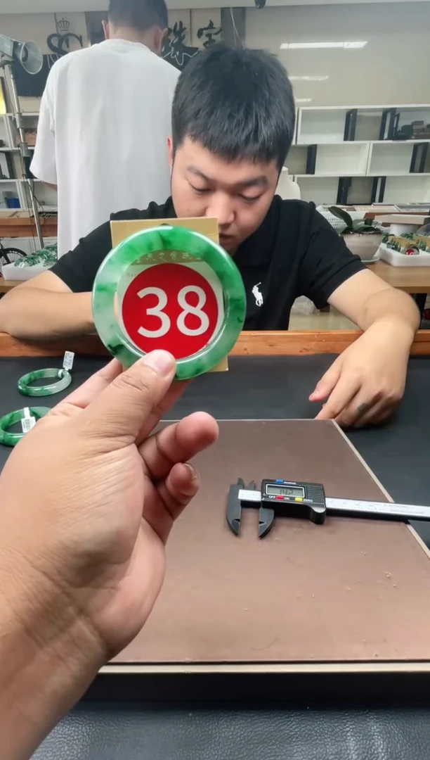 未镶嵌手镯石英质玉56+38