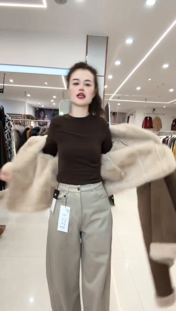 咖色时尚百搭气质打底