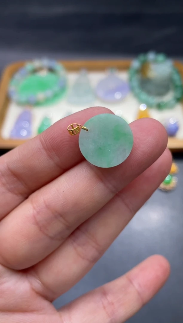 【闪购商品】翡翠颈饰18K金镶嵌10...........