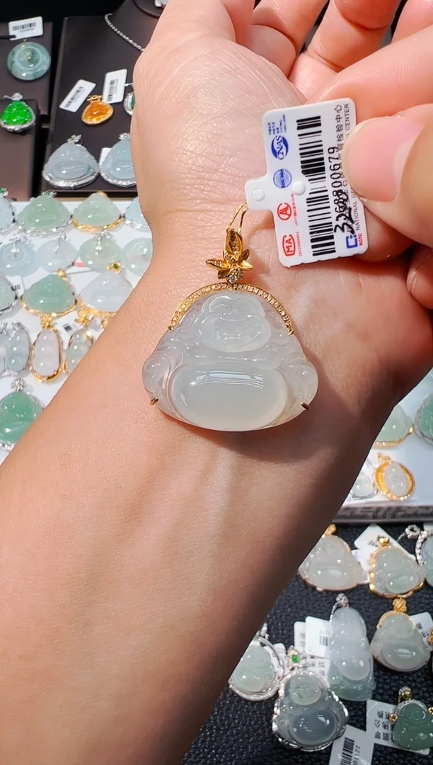 吊坠(不含链)18K金镶嵌翡翠佛公吊坠679