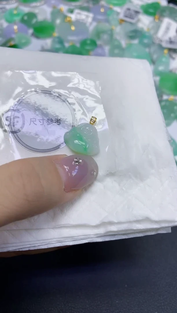 颈饰18K金镶嵌翡翠天然缅甸翡翠A货百元以上9元证书费自理