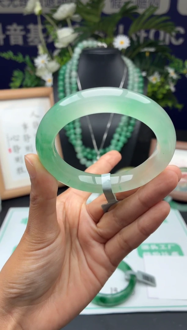 石英质玉手镯未镶嵌非洲翠手镯51mm