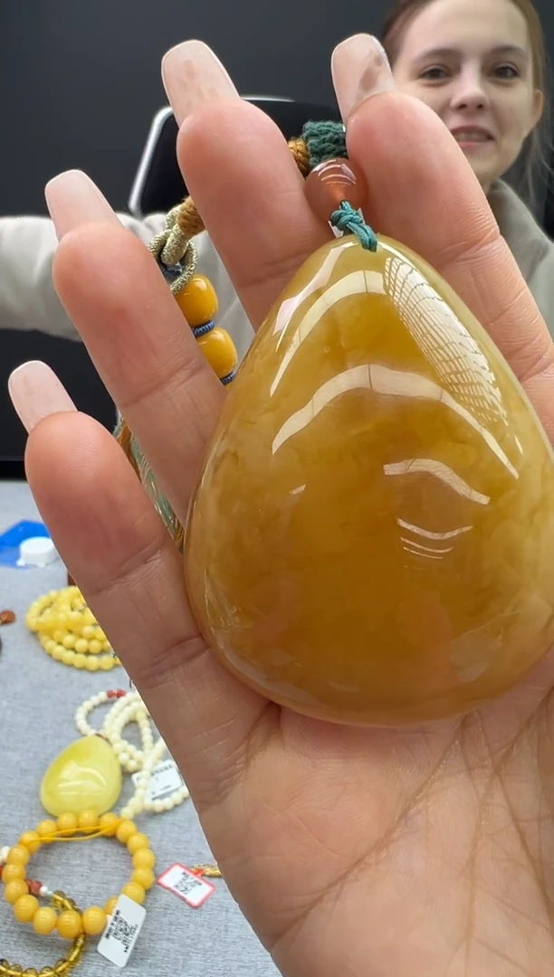 【闪购商品】琥珀颈饰未镶嵌731秒拍号