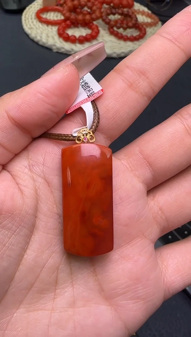 【闪购商品】南红玛瑙手链18K金镶嵌18K金南红吊坠多样性发1